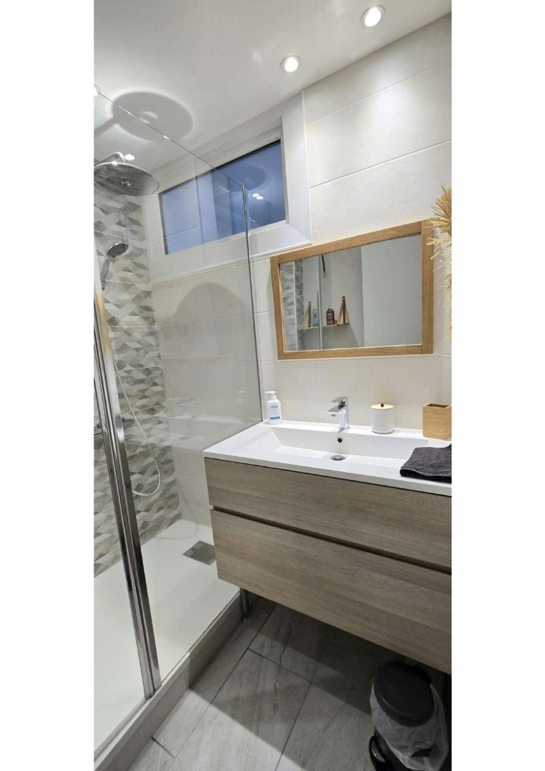 Апартаменти Superbe T3 Cosy, Parking Gratuit + Balcon Ріон Екстер'єр фото
